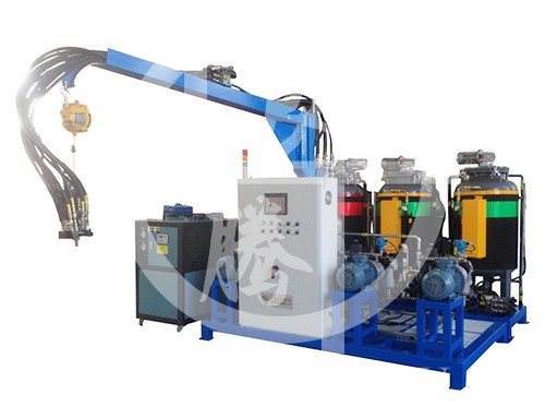 Three component precision high-pressure foaming machine